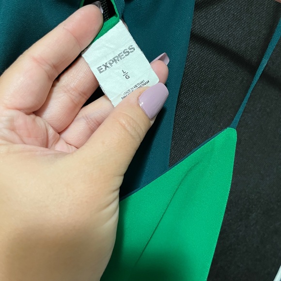 Express Reversible TankTop - Picture 4 of 5